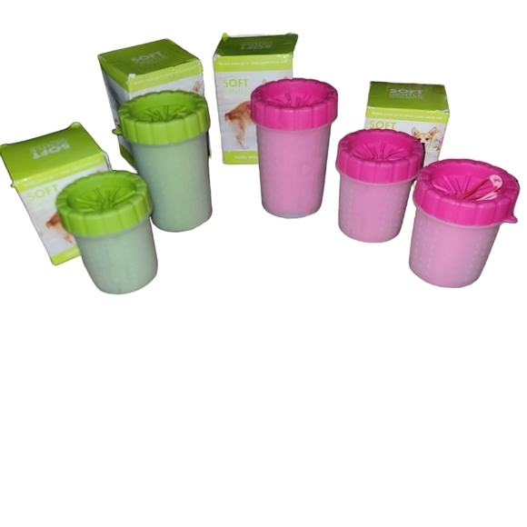 1 small (green) pet paw cleaner. Muddy buddy foot cleaner. - Picture 5 of 7